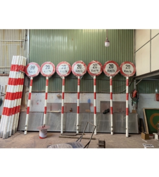 Trụ biển báo tốc độ