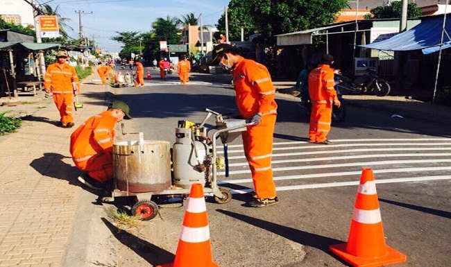 THI CÔNG SƠN DẺO NHIỆT PHẢN QUANG